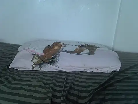 laetitia  online show from November 6, 2025, 2:12 am