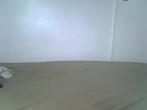 Snapshot of laetitia_ chatting on May 21, 2026, 12:17 am laetitia online show from May 21, 2026, 12:17 am