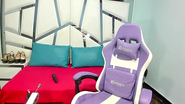 chanel hot 001 online show from December 1, 2025, 8:03 pm