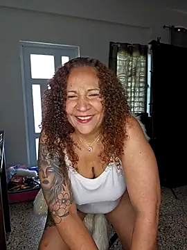 ladycreamypr2 online show from April 17, 2026, 3:04 pm