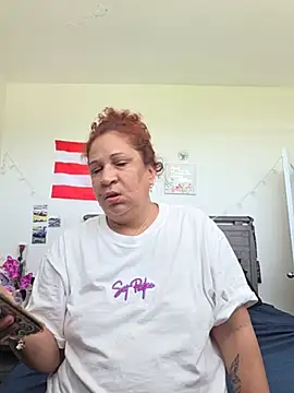 ladycreamypr2 online show from June 6, 2026, 4:44 pm