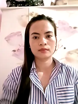 NgocQuyen2K online show from March 17, 2025, 6:40 am