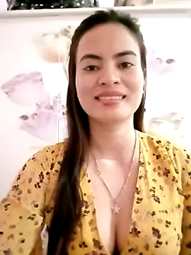 NgocQuyen2K online show from March 22, 2025, 5:28 am