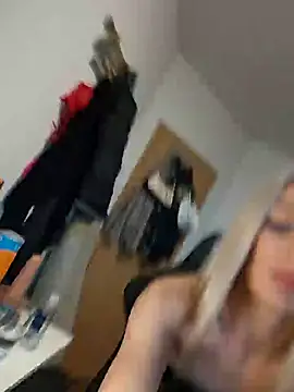 Liana Lou online show from January 4, 2025, 2:56 pm