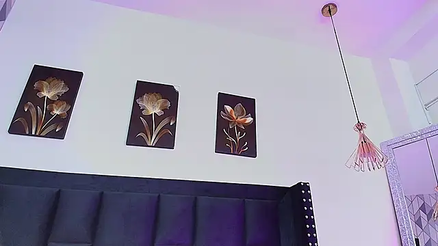 innocentlady  online show from February 15, 2025, 12:22 pm