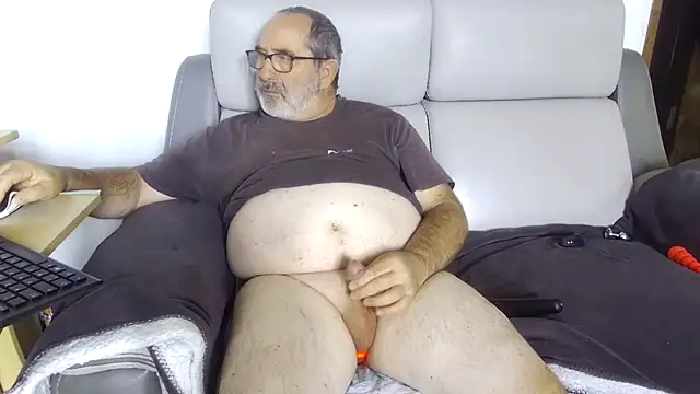 gillou1234 online show from September 16, 2025, 9:21 am