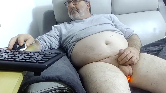 gillou1234 online show from March 20, 2026, 12:15 am