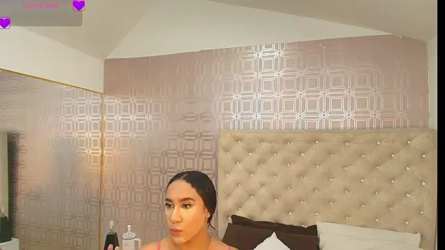 Snapshot of Sara_Desire chatting on January 29, 2025, 12:24 pm Sara Desire online show from January 29, 2025, 12:24 pm