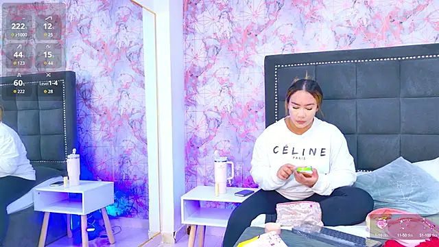 Snapshot of Sara_Desire chatting on September 23, 2025, 12:19 pm Sara Desire online show from September 23, 2025, 12:19 pm