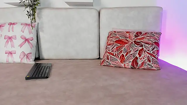 Malka Burning online show from February 16, 2025, 11:26 pm