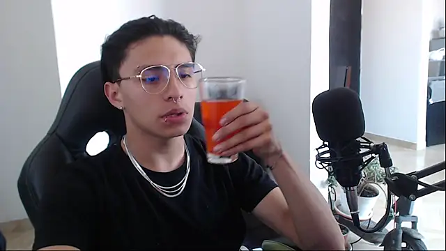 jay dimarco2 online show from December 14, 2025, 6:56 pm