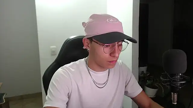 jay dimarco2 online show from December 21, 2025, 4:08 am