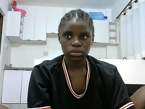 hottgirlval online show from March 18, 2026, 11:52 pm