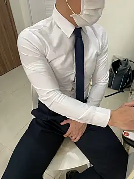 harrylouis1357 online show from December 28, 2024, 9:42 am