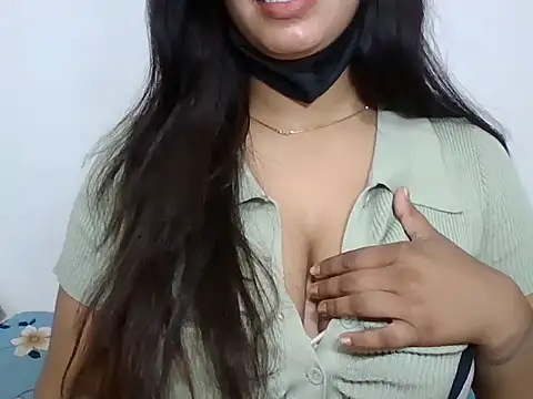 Snapshot of sparkling_queen chatting on January 25, 2025, 3:30 am sparkling queen online show from January 25, 2025, 3:30 am