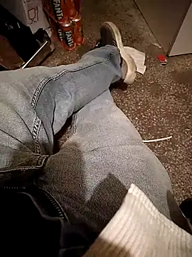 A man in public online show from October 16, 2025, 11:44 am