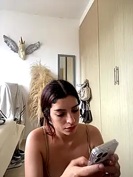 dakota le online show from October 31, 2025, 2:18 pm