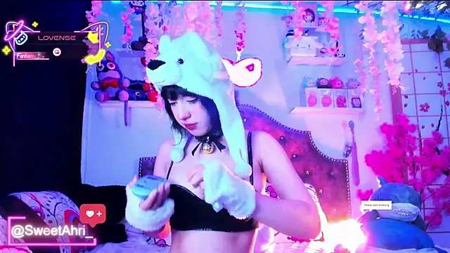 SweetAhri online show from January 14, 2026, 1:22 am