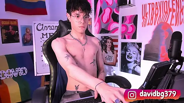 cinnamon boyxxx online show from March 9, 2025, 7:12 am