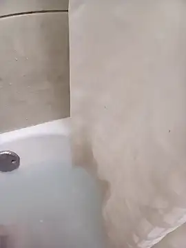 eatmywhiteass online show from April 21, 2026, 9:06 pm