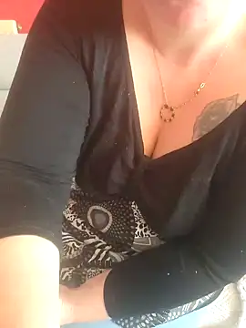 cruellaculdenfer67 online show from October 5, 2025, 8:23 am