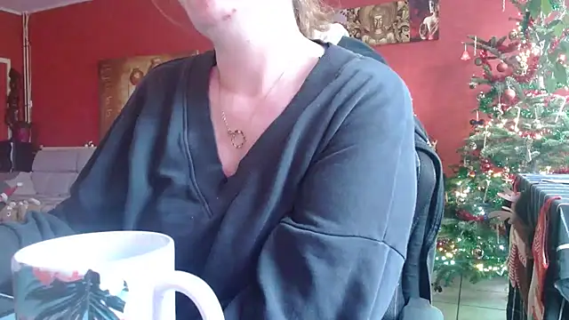 cruellaculdenfer67 online show from December 4, 2025, 2:15 pm