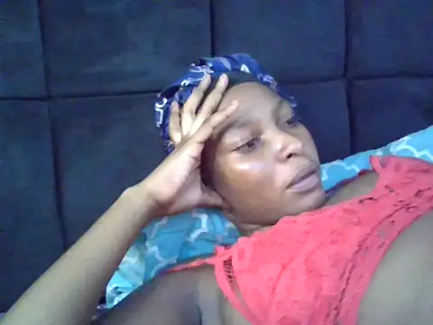 Midnight Clique  online show from November 3, 2025, 9:32 am