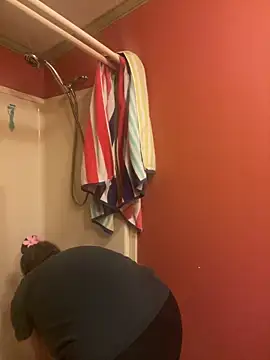 velvetta  online show from September 22, 2025, 8:22 pm