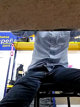 josehot151515 online show from December 2, 2024, 4:20 pm