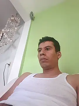 josehot151515 online show from December 2, 2025, 5:41 pm