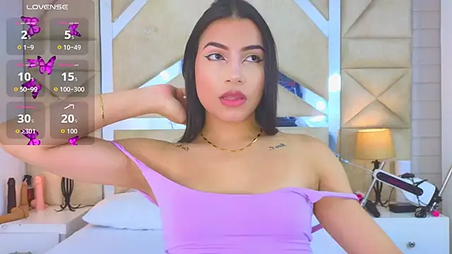 Tiphani walker  online show from September 14, 2025, 11:26 pm