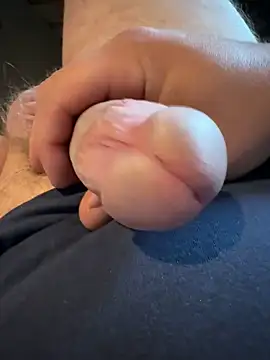 Snapshot of Sebastian24589 chatting on October 27, 2025, 9:35 am Sebastian24589 online show from October 27, 2025, 9:35 am