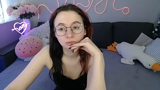 Mini Diva online show from March 3, 2026, 9:15 am