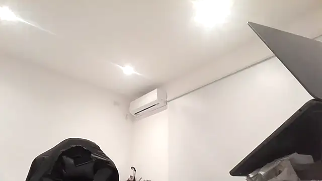 nicolaaaaas online show from September 9, 2025, 10:20 pm