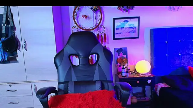 bathory vamps online show from November 12, 2025, 2:17 pm