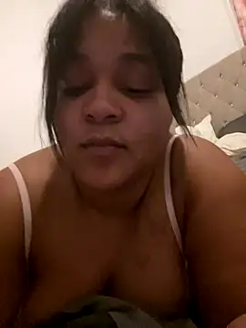 yourfavlightskinn online show from November 22, 2025, 10:53 pm