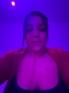 yourfavlightskinn online show from December 21, 2025, 7:21 pm