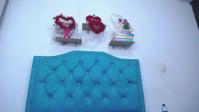 luly pink online show from January 11, 2025, 9:57 am