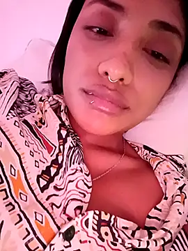 VictoireFeller online show from December 15, 2025, 4:28 am