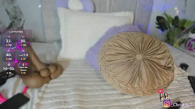 christal cutee online show from March 30, 2026, 3:40 am