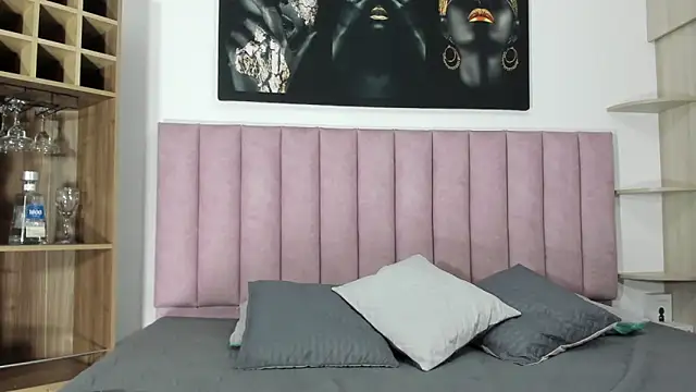 Charlotte wilson online show from September 19, 2025, 2:24 am