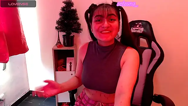 setzuna  online show from December 8, 2024, 8:15 pm