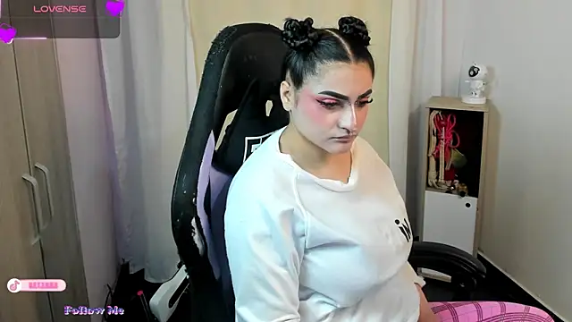 setzuna  online show from October 30, 2025, 3:19 am