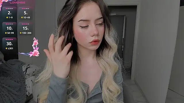 KellyBarton online show from December 8, 2024, 8:04 pm