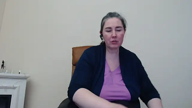 MilfGina online show from March 18, 2025, 8:37 pm