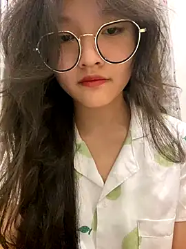 Krixxi22 online show from December 4, 2024, 4:16 pm