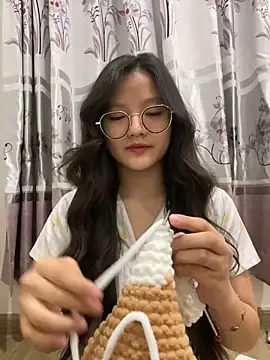 Krixxi22 online show from December 8, 2024, 2:41 pm