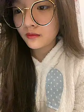 Krixxi22 online show from January 4, 2025, 3:28 pm