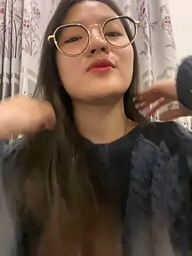 Krixxi22 online show from February 9, 2025, 3:12 pm