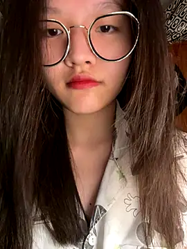 Krixxi22 online show from October 19, 2025, 5:46 pm